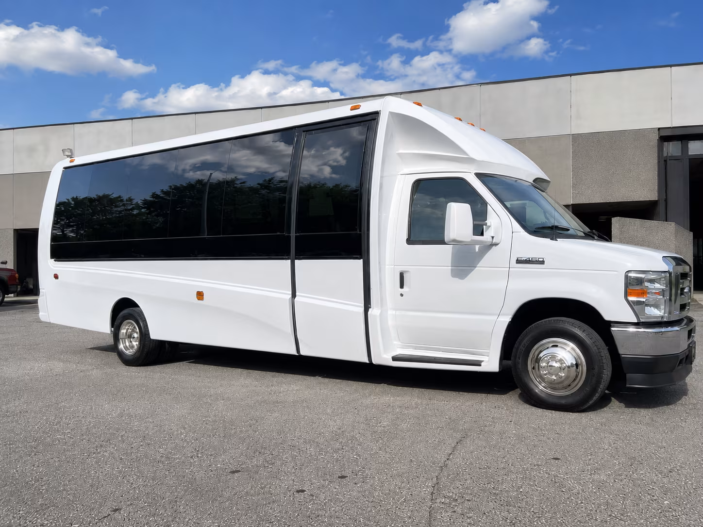 bus rentals for bands and performers touring through carson and los angeles