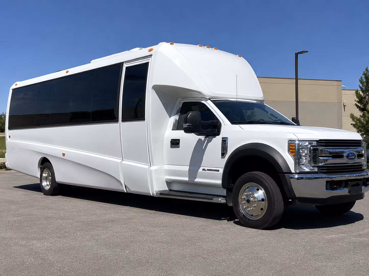 buses for aquarium and marine science trips near carson california